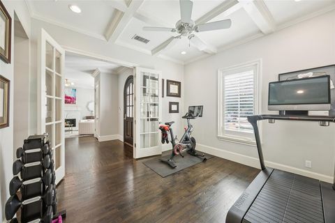 Tiny photo for 6435 Glenrose Court, Dallas, TX 75214 (MLS # 21087512)