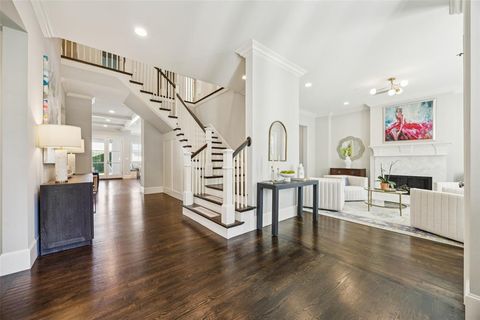 Tiny photo for 6435 Glenrose Court, Dallas, TX 75214 (MLS # 21087512)