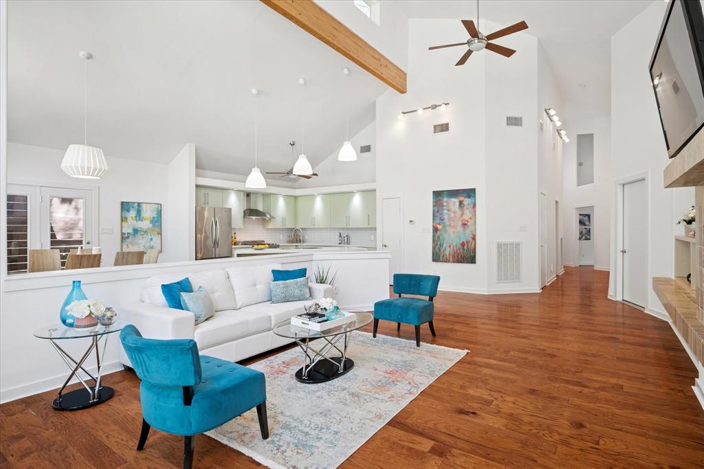 8702 San Fernando Way