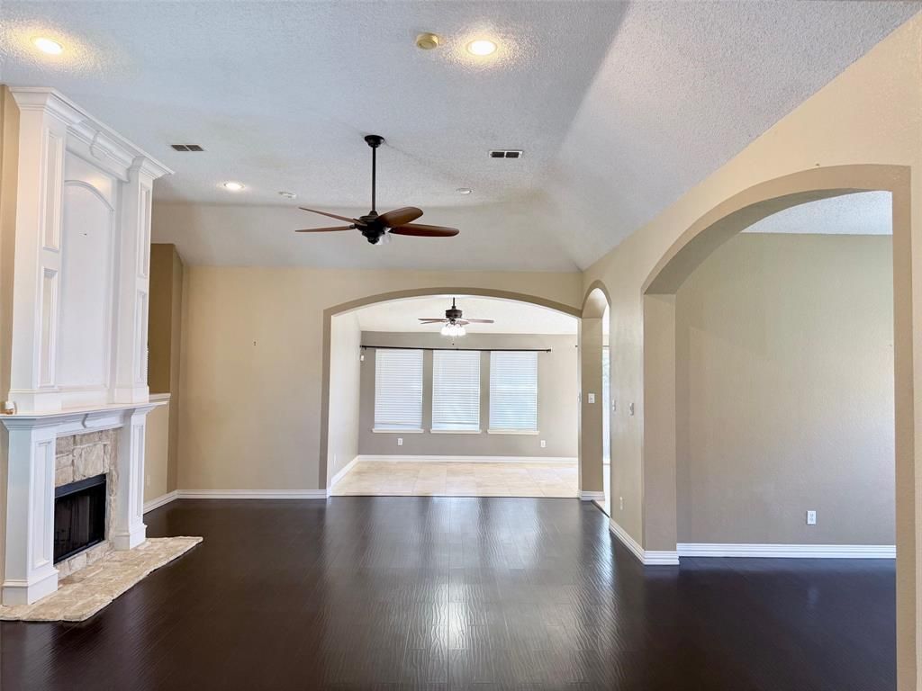 Photo of 2607 Ridgeoak Trail, Mansfield, TX 76063 (MLS # 21194007)