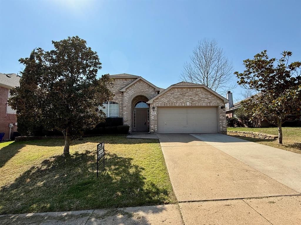 Photo of 2607 Ridgeoak Trail, Mansfield, TX 76063 (MLS # 21194007)