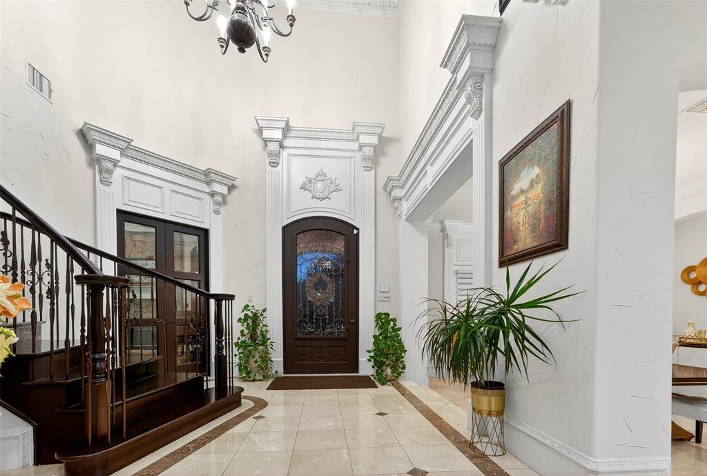 1202 Club House Court