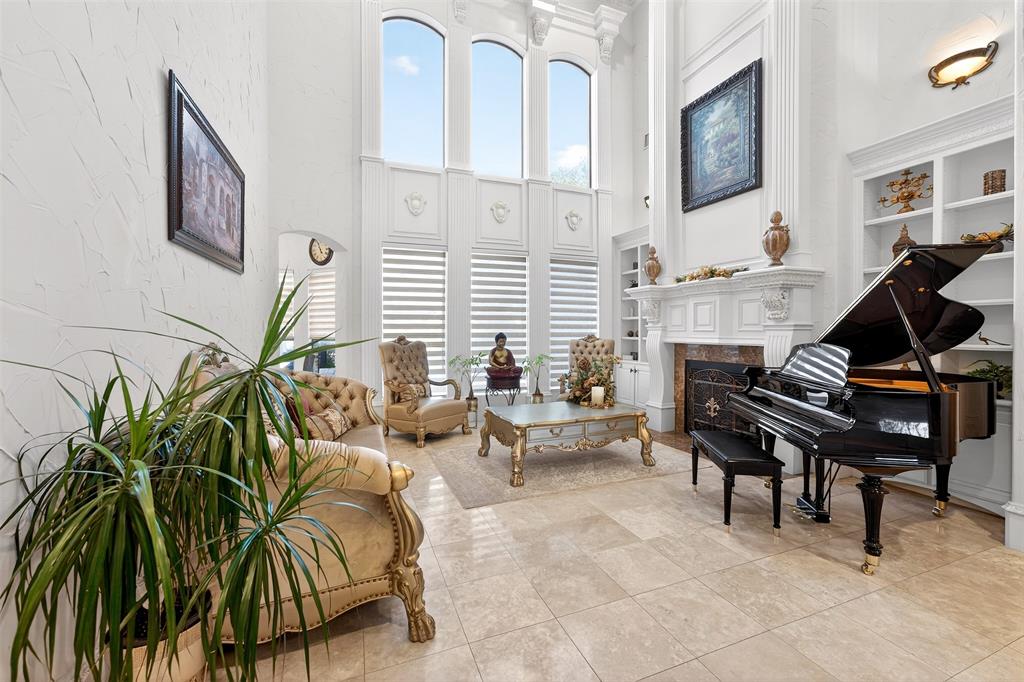 1202 Club House Court