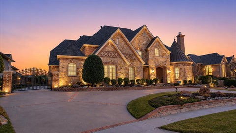 Photo of 1202 Club House Court, Southlake, TX 76092 (MLS # 21265816)