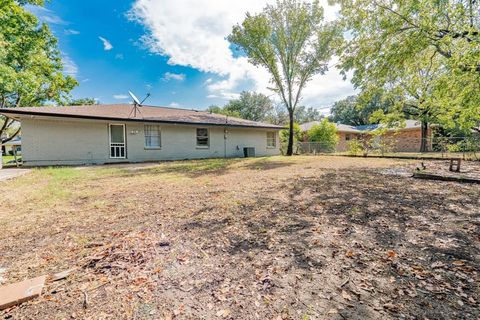 A home in Corsicana