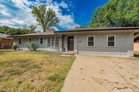 A home in Corsicana