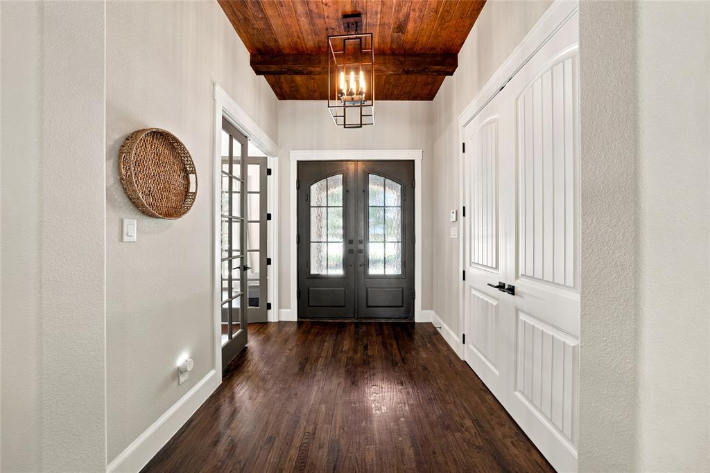 4482 Lake Breeze Drive