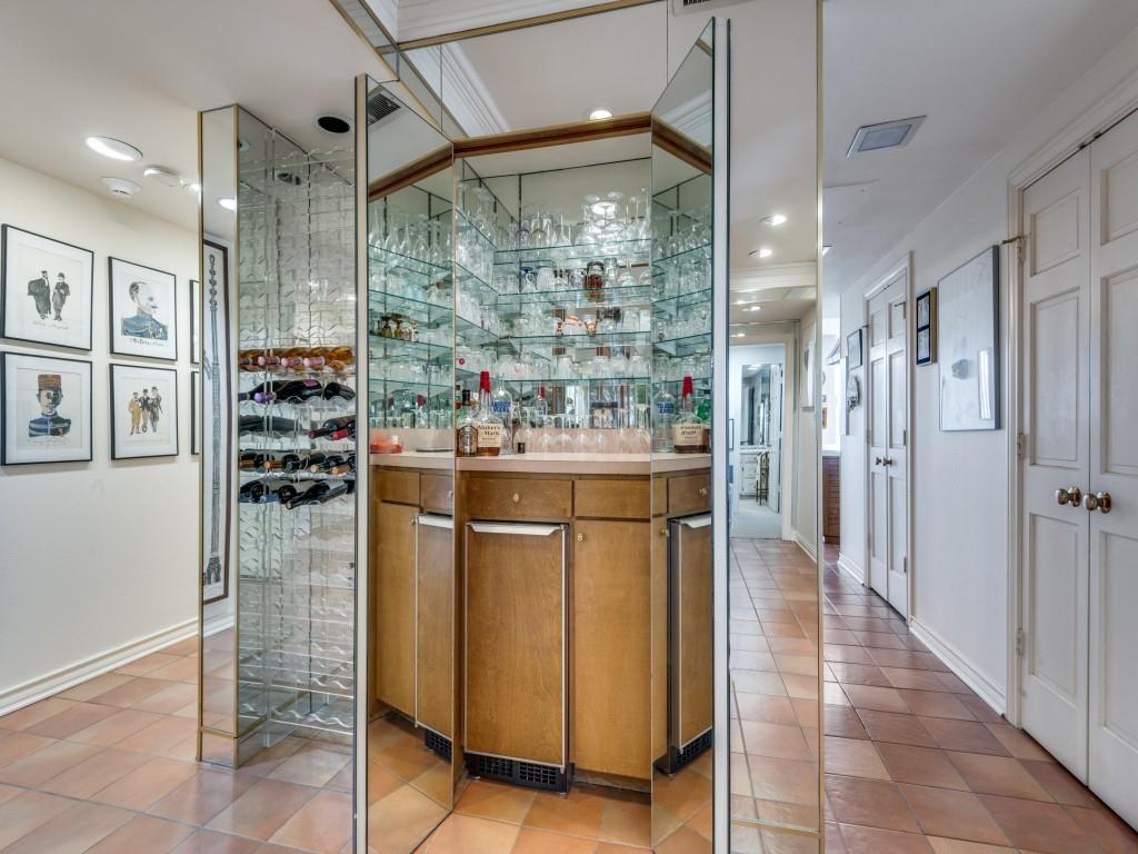 Gold Crest Condo - Residential