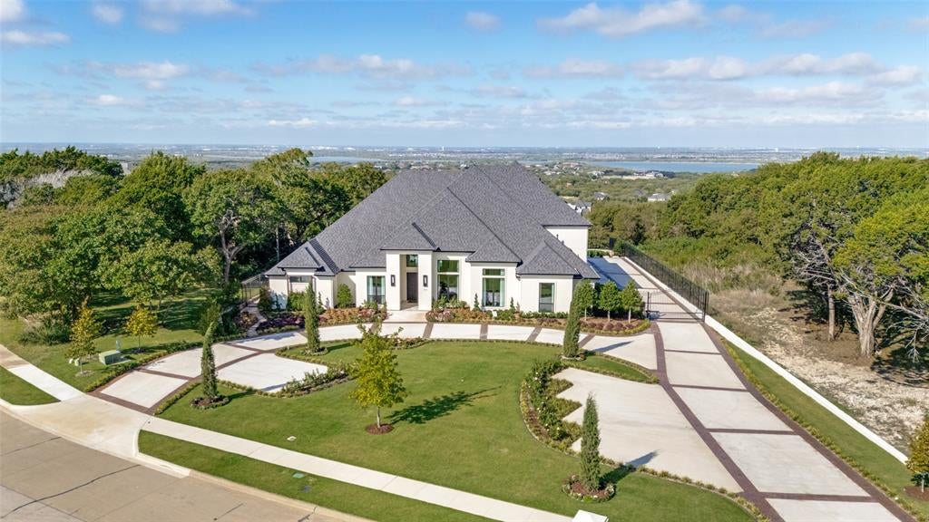 819 Bluff Ridge Drive