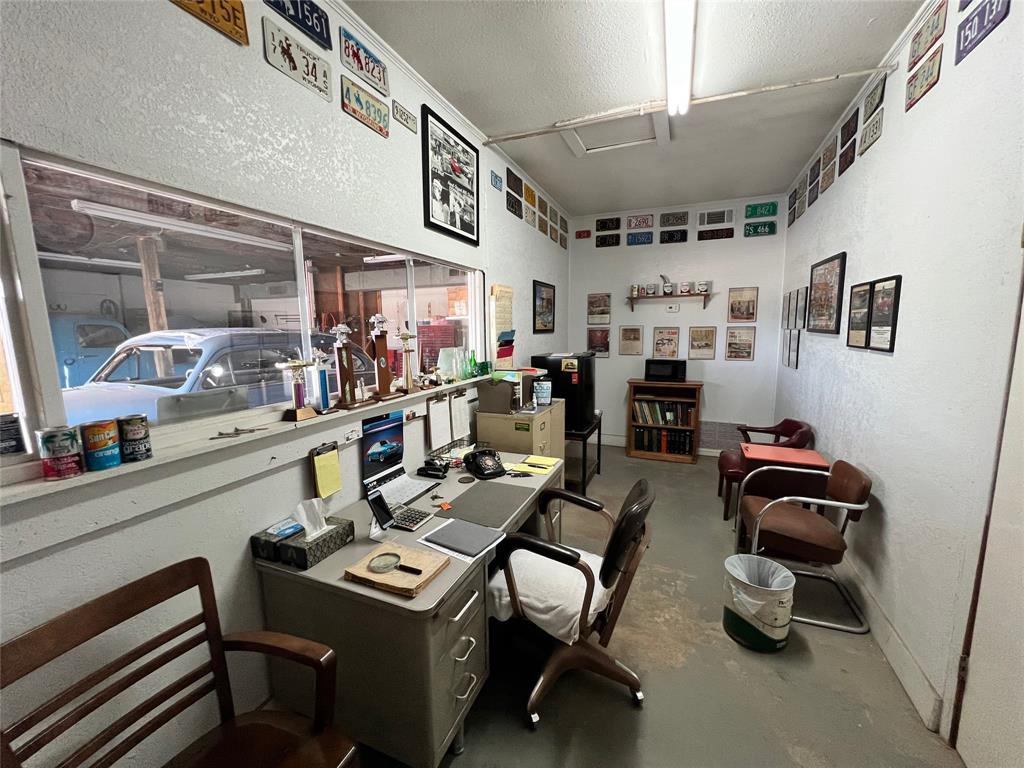 College Of Merkel - Commercial Sale