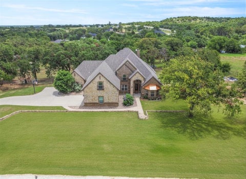 Photo of 108 Oak Creek Drive, Springtown, TX 76082 (MLS # 21395129)