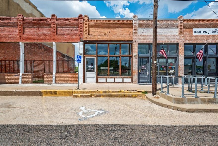 OPPORTUNITY ZONE! Calling all entrepreneurs! Possibilities are endless with this building WITH COURTYARD in downtown Milford! Could be retail, office space, photography studio, coffee or ice cream shop! The space is 750 SF, with a large bathroom in the back. Through the side door, there is access to a courtyard area that would be perfect for an outdoor space.