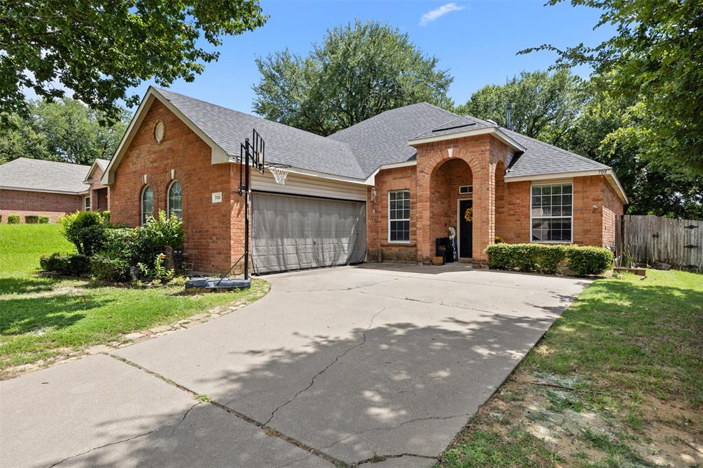 708 Hummingbird Trail