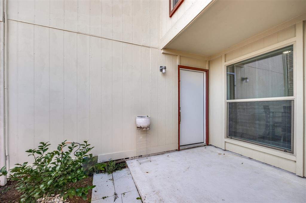 Centre Square 01 Condo - Residential