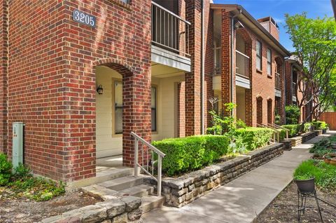 Photo of 3205 Donnelly Circle #205, Fort Worth, TX 76107 (MLS # 21243243)