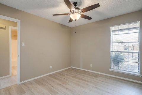 Tiny photo for 1812 Briar Run, Benbrook, TX 76126 (MLS # 21194542)