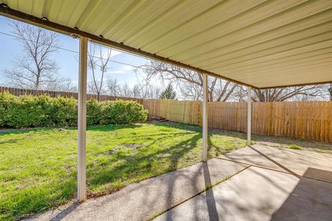 Tiny photo for 1812 Briar Run, Benbrook, TX 76126 (MLS # 21194542)