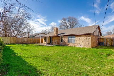 Tiny photo for 1812 Briar Run, Benbrook, TX 76126 (MLS # 21194542)