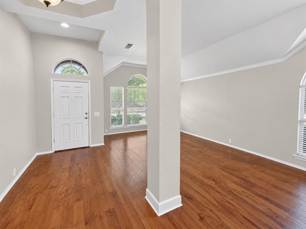 6560 Plantation Lane