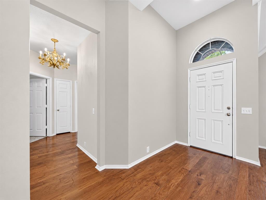 6560 Plantation Lane
