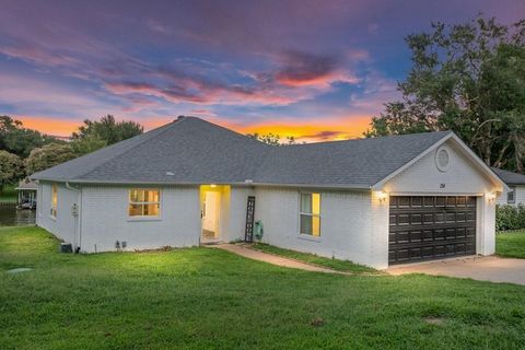 A home in Mabank