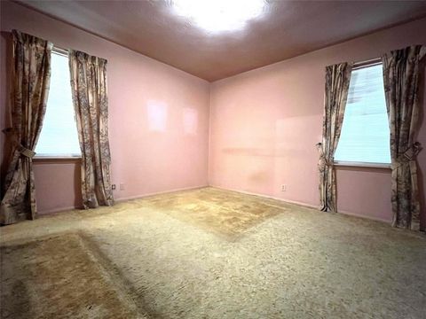 Tiny photo for 507 Lakeshore Drive, Ennis, TX 75119 (MLS # 21100881)