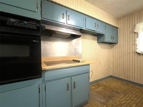 Tiny photo for 507 Lakeshore Drive, Ennis, TX 75119 (MLS # 21100881)