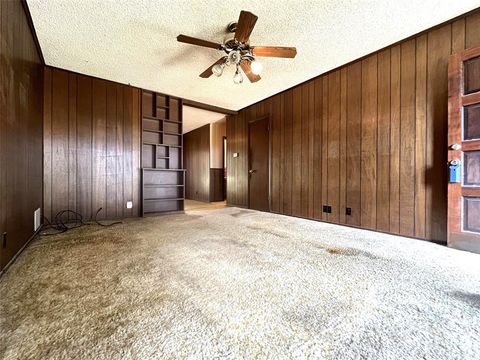 Tiny photo for 507 Lakeshore Drive, Ennis, TX 75119 (MLS # 21100881)