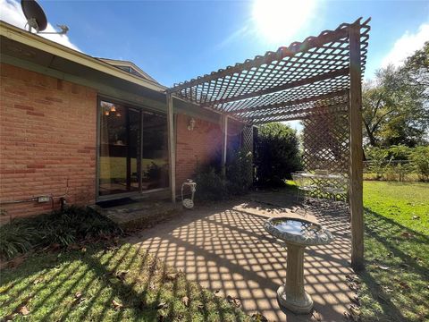 Tiny photo for 507 Lakeshore Drive, Ennis, TX 75119 (MLS # 21100881)