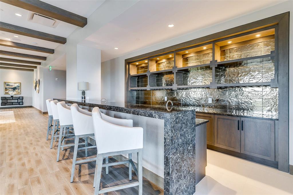 Lakeside Tower - Residential