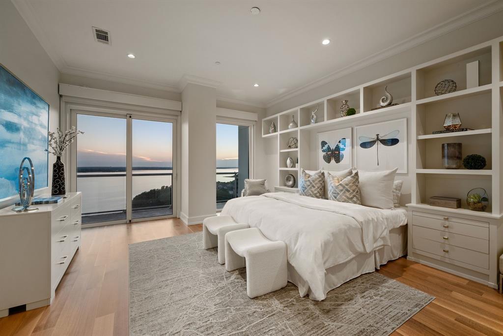 Lakeside Tower - Residential