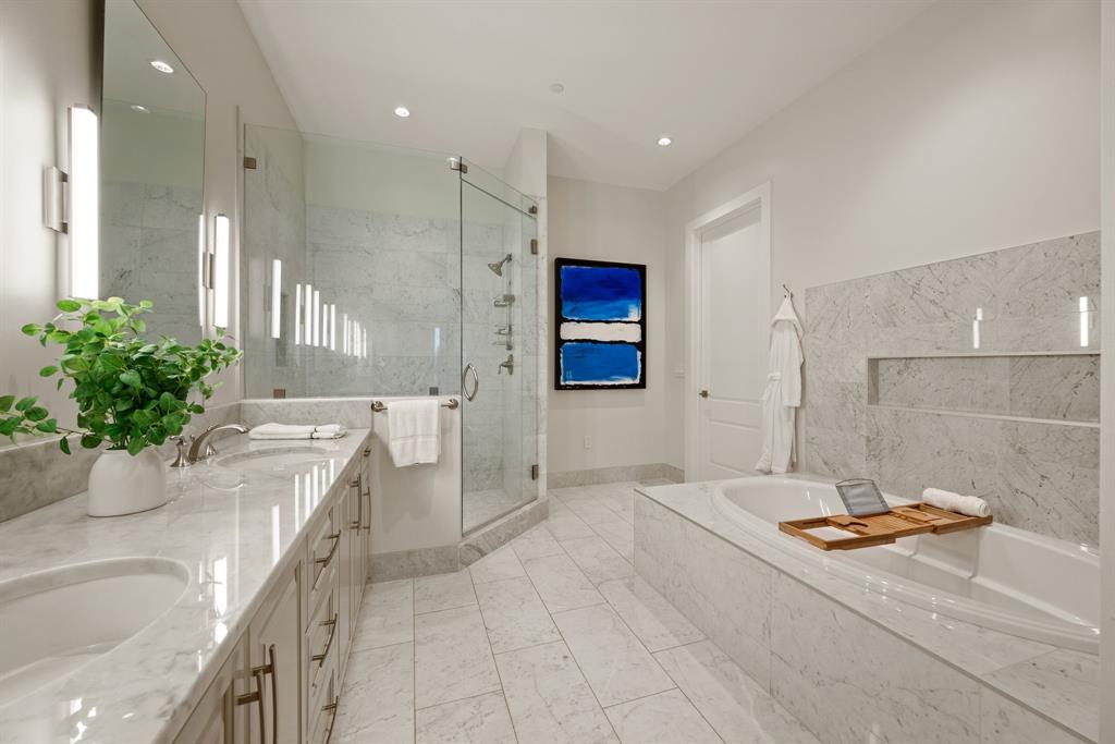 Lakeside Tower - Residential