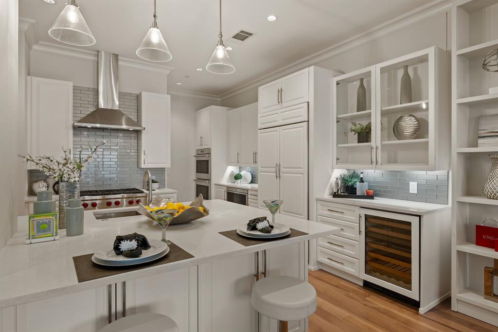 Lakeside Tower - Residential