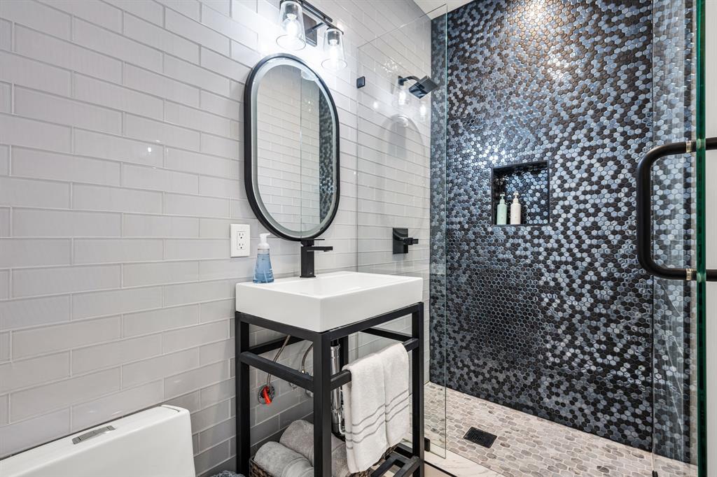 Allen Thomas - Residential