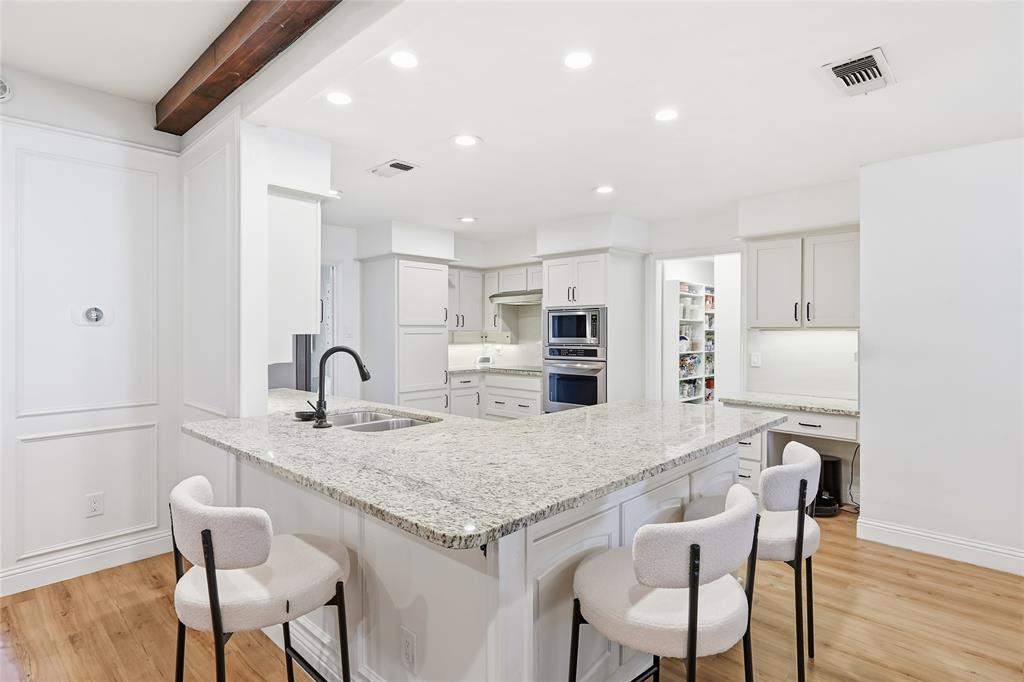 5008 Lake View Circle