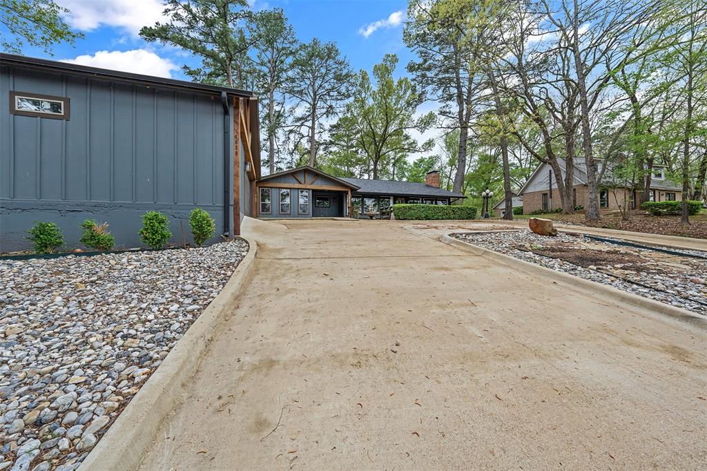 1638 Tanglewood Drive E