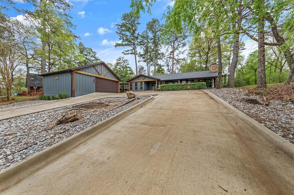 1638 Tanglewood Drive E