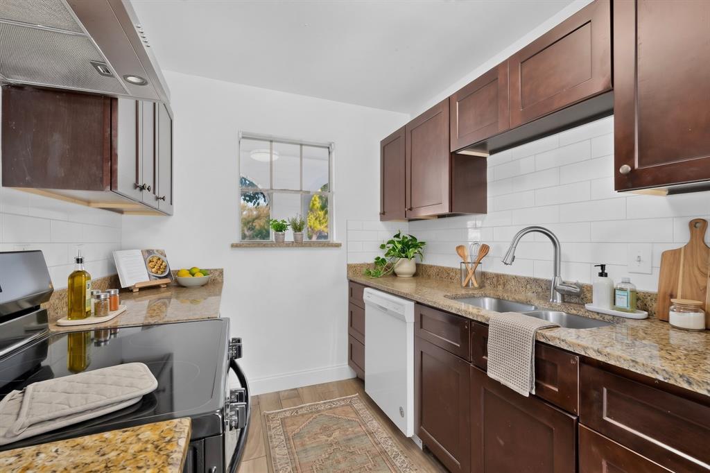 1512 Bay Shore Drive