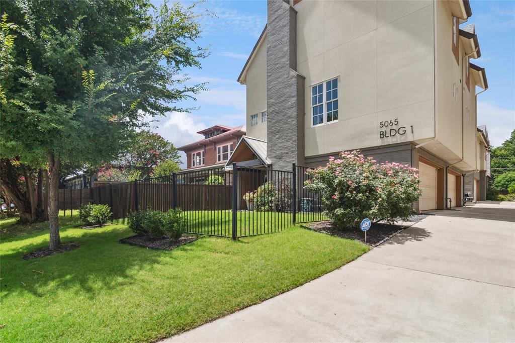 5065 Gaston Avenue 101