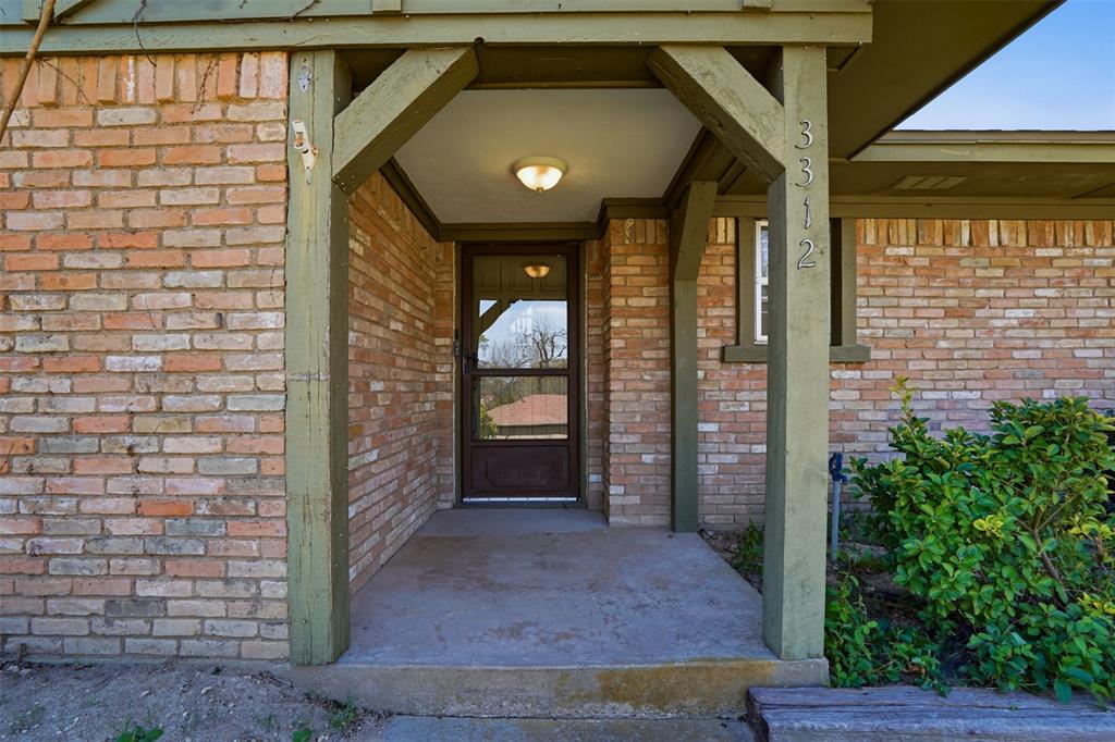 3312 Greenbriar Lane