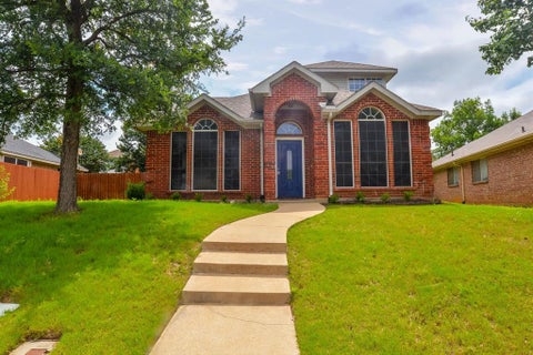 Photo of 923 Kathryn Drive, Lewisville, TX 75067 (MLS # 21335288)