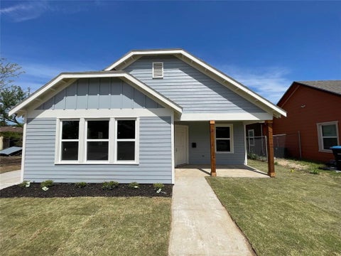 Photo of 1019 E Hattie Street, Fort Worth, TX 76104 (MLS # 21314637)