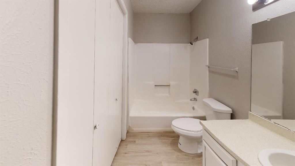 9696 Walnut Street 1006