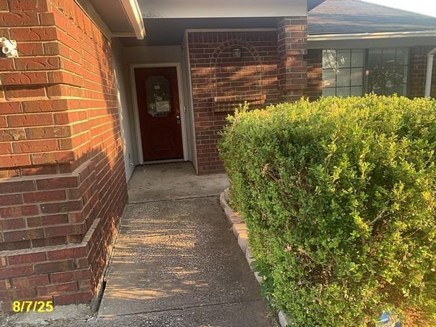 Three bedroom two bathroom located in White Settlement ISD Offering spacious rooms and open living area  All offers must be submitted at vrmproperties must register as a User, enter the property address, and click on “Start Offer”. 2) This property may qualify for Seller (Vendee). 3) Seller's name is Secretary of Veterans Affairs. Seller DOES NOT pay customary closing costs: including title policy, escrow fees, survey or transfer fees. Proof of funds required on cash transactions; Lender Pre-Approval letter for offers (dated within last 30 days No Survey Available.