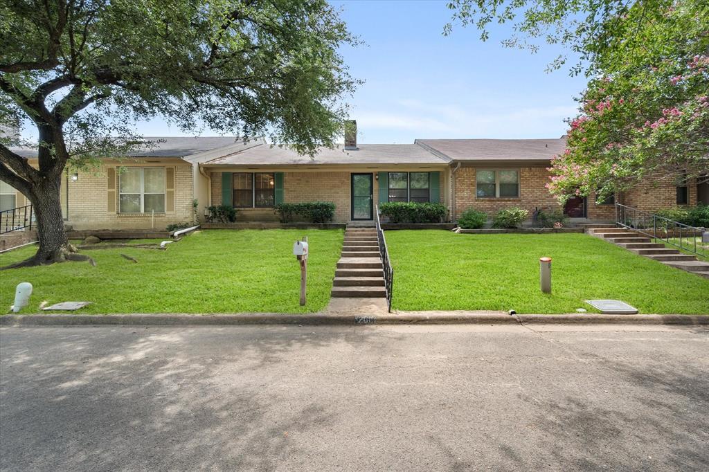 1208 Lexington Drive
