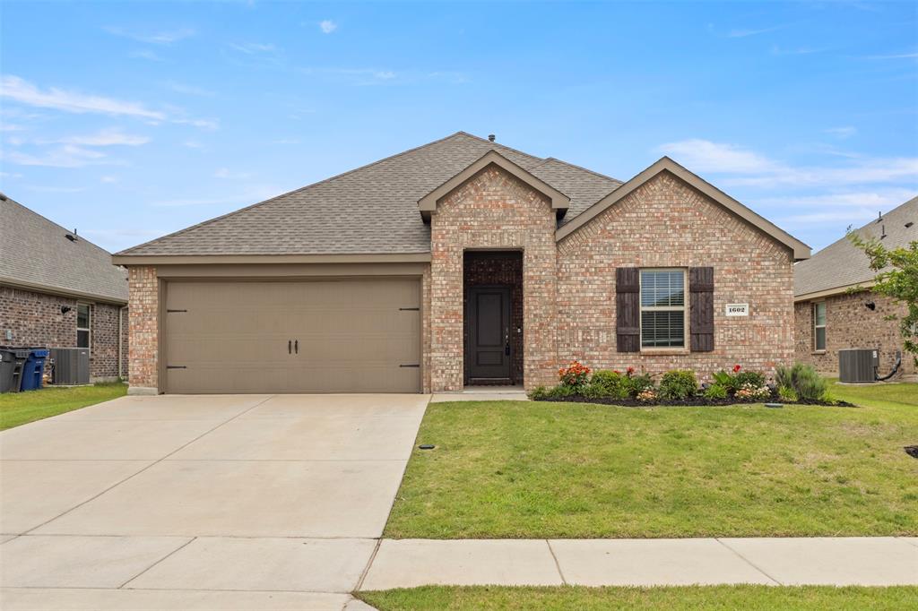 1602 Maple Ridge Drive