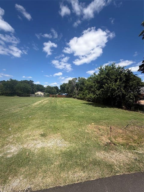 Photo of 3218 Palacios Avenue, Dallas, TX 75212 (MLS # 21309727)