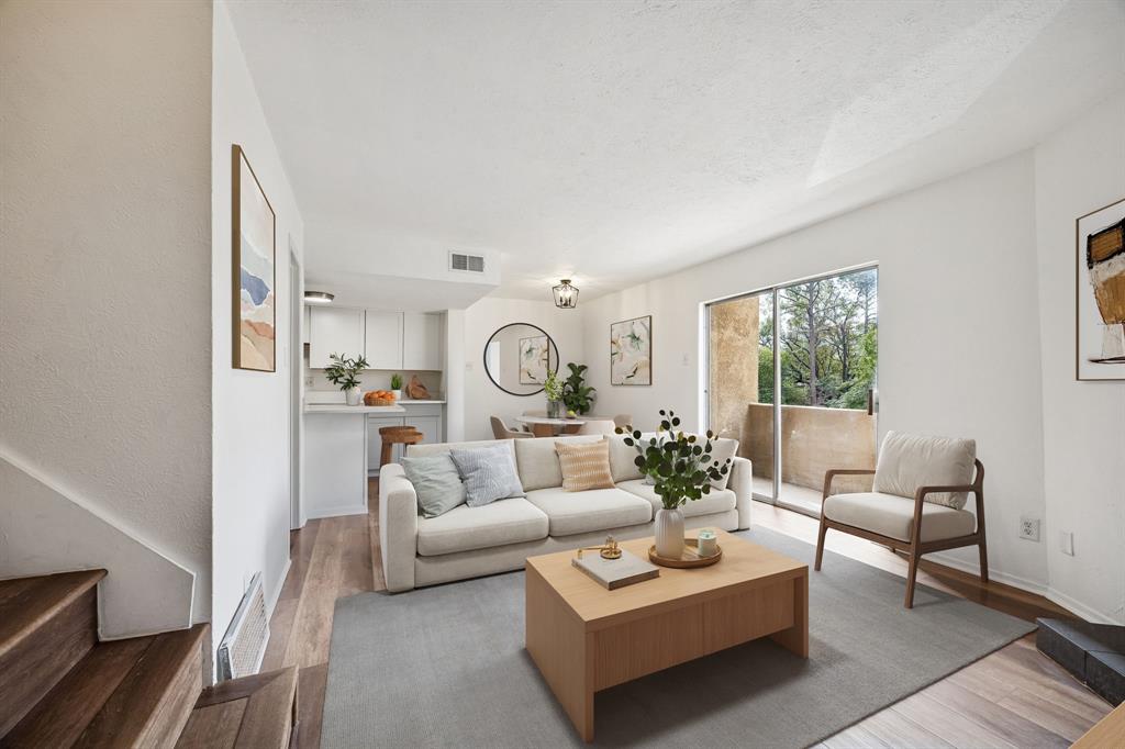 4044 Buena Vista Street 205