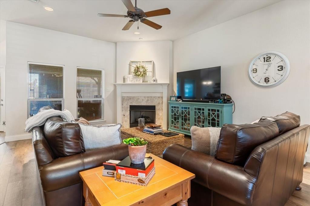 Crowley, Texas 76036, United States, 3 Bedrooms Bedrooms, ,2 BathroomsBathrooms,Residential,Pending,123501