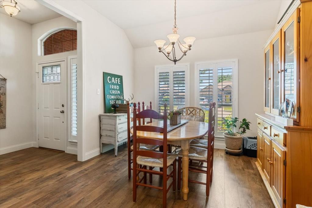 Crowley, Texas 76036, United States, 3 Bedrooms Bedrooms, ,2 BathroomsBathrooms,Residential,Pending,123501